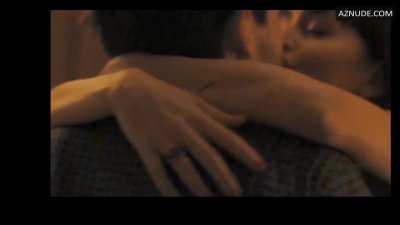 Dakota Johnson kiss