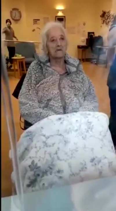 Nursing home refuses to check on her mother&rsquo;s &ldquo;blue lips&rdquo;, hangs up, takes the mother away from the window, and closes the blinds.