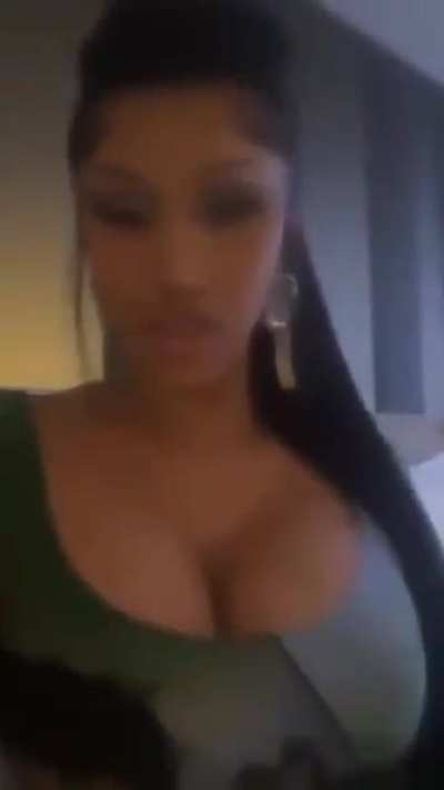 Who doesn&rsquo;t love Cardi&rsquo;s big brown areolas 😍