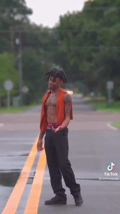 When he jogs 🥵