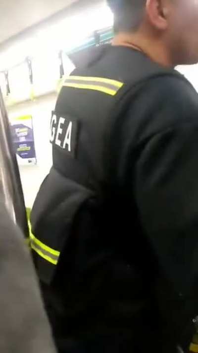 Línea A: Un hombre no tenia plata para el boleto y se negó a bajarse del subte