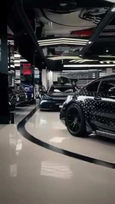 AMG 