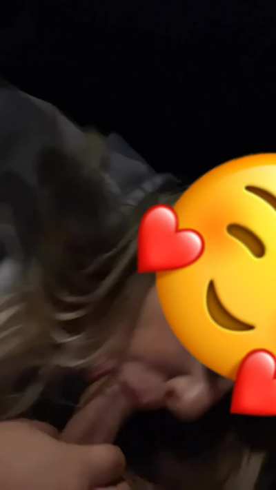 Blonde girl blows that BAC (Big Arabe Cock) like a champ - Petite Fran&ccedil;aise passe son BAC (Big Arab Cock) &agrave; l&rsquo;arri&egrave;re de la voiture