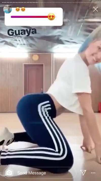 Sexy twerk