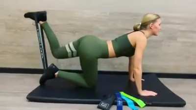 Melanie Kroll Being Sporty 🍑