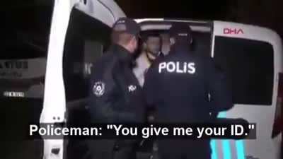 Kimliğimi verir misin?