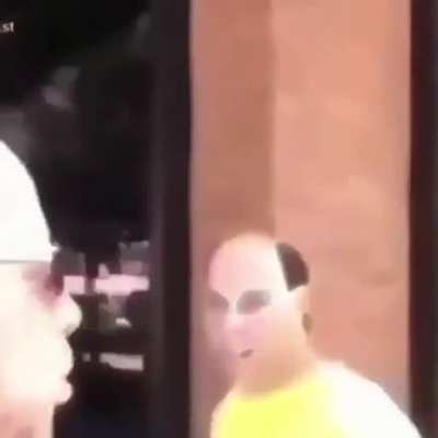 😳