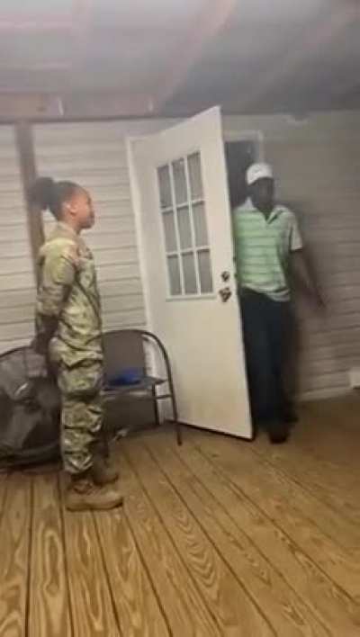 daughter surprises mom (full vid in the comments)