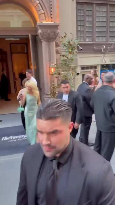 Sabrina attending a pre-Met Gala cocktail party in New York City (May 3, 2025)