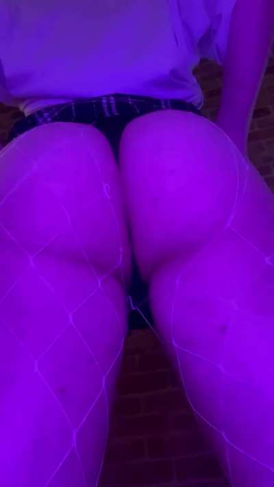 Would love to bounce my booty on you