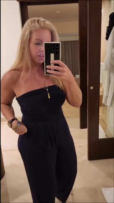 Mirror selfie farts. Do you want them?