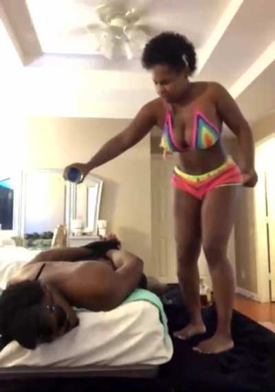 &laquo; Bitch, I said the safe word! &raquo;