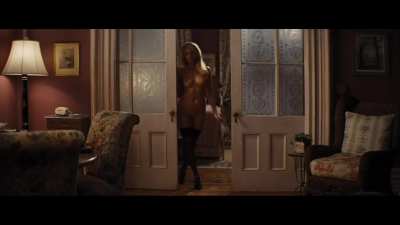 Margot Robbie’s body on display