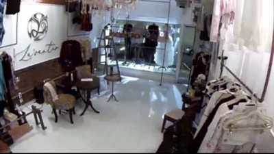 Criminals looting a black-owned business in Philadelphia. The owner sold her house in order to open this boutique.