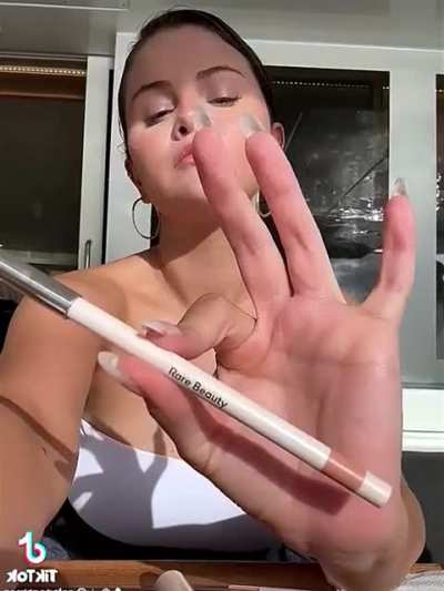That cleavage&hellip;
