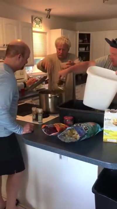 Seasoning crabs