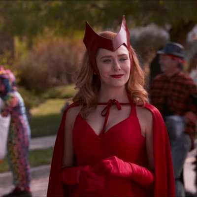 If they made Elizabeth Olsen wear that Scarlet Witch outfit on big screen, with being as explicit as in the comics, she'd be the Slave Leia of this generation of boys by a big gap.