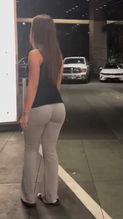 👀