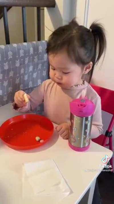 This little girl&rsquo;s morning routine
