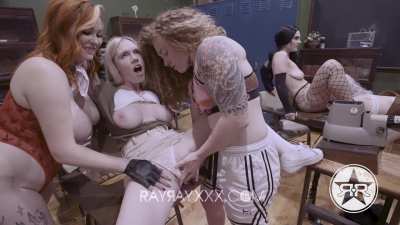 If we knew detention was this much fun, we would have probably cum sooner💦🤷&zwj;♀️💄#thebreakfastclub