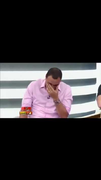 Craque Gilmar Fub&aacute; &eacute; resenha demais. Essas hist&oacute;rias s&atilde;o melhores que muitos comediantes por a&iacute;. Mas vendo o vid&eacute;o, fiquei com uma d&uacute;vida : Ele tava no elenco do Corinthians em 2012?