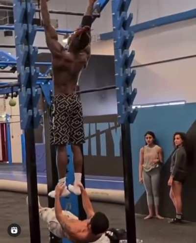 Meanwhile I can&rsquo;t even take five normal pullups