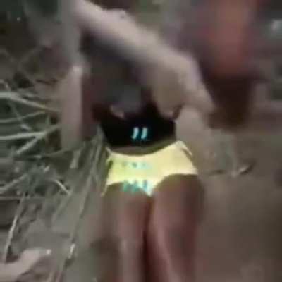 😨