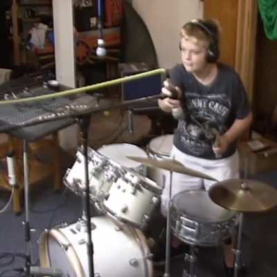 The microphone fall at the end is beautiful