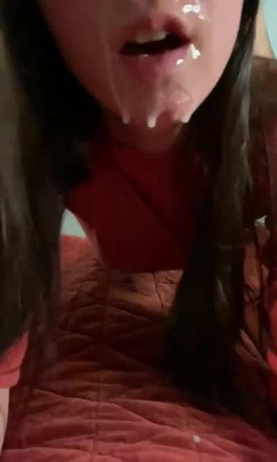 Cum face slut can&rsquo;t get enough of daddy&rsquo;s punishment