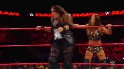"The Boss" is destroyed and pinned by a jobber