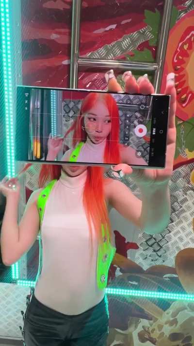 251013 LE SSERAFIM TikTok Update with Miyawaki Sakura &amp;amp; Kim Chaewon 2