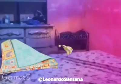 Eu &agrave;s 3 horas da manh&atilde; jogando:A. Diabo: vai continuar jogando, ou eu devo chamar sua m&atilde;e!! Eu automaticamente: