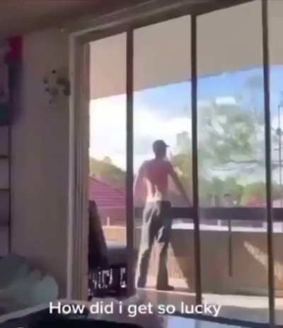 I really don’t know how to react to this. credit: godspods (on insta)