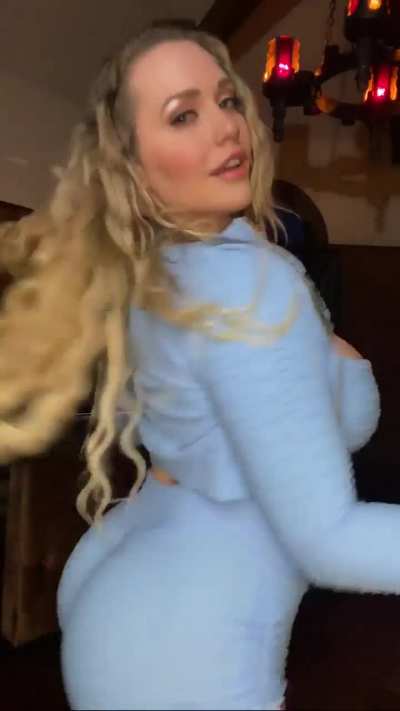 Mia malkova v2