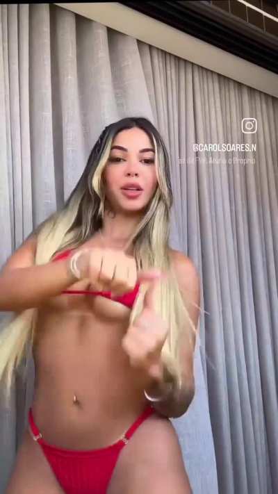 Caroliny Soares loira gostosa