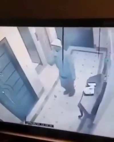 Food delivery guy dancing to music