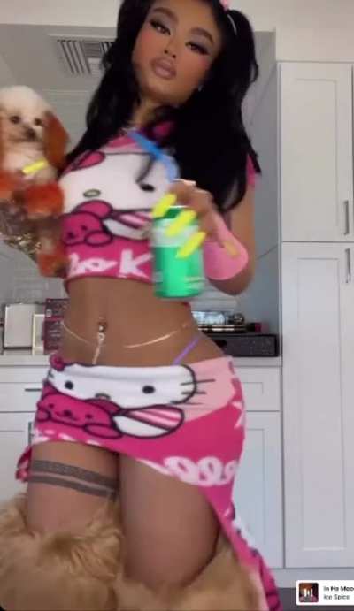Such a lovely lil hoe
