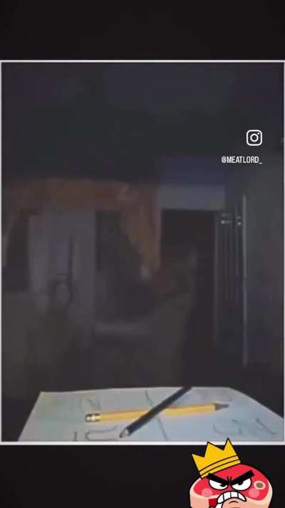 Tiene un ray&oacute;n la puerta