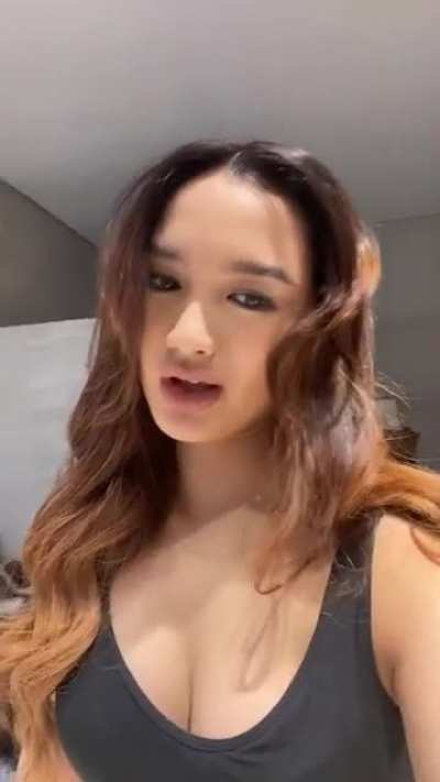 Alyanna Angeles🍒
