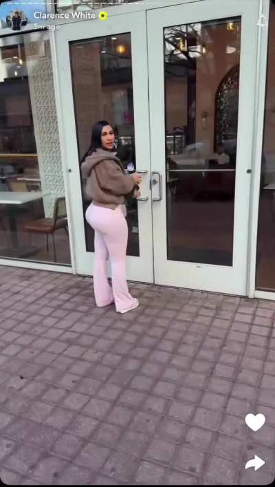 Queen Naija so thick 🔥🔥
