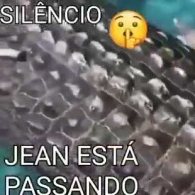 🤫