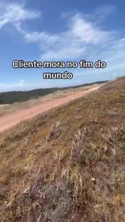 Entregador indo levar o ps5 pro mano que mora no interior de para&iacute;ba kkk