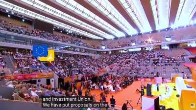 🇪🇺 Von der Leyen: &euro;300 billion in European savings flown overseas every year, primarily to the US, will be invested in Europe from now on. All 27 EU states agreed to establish the S&amp;I Union, a step toward the full Capital Market Union