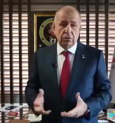 gobit &ouml;zdağ m&uuml;lteci kelimesini kullanmadan konuşmaya &ccedil;alışıyor.