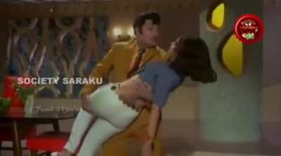 VJ anna ass grabbing oda namba MGR sir grabbing laam pathrukeengala? Almost in all duet songs.