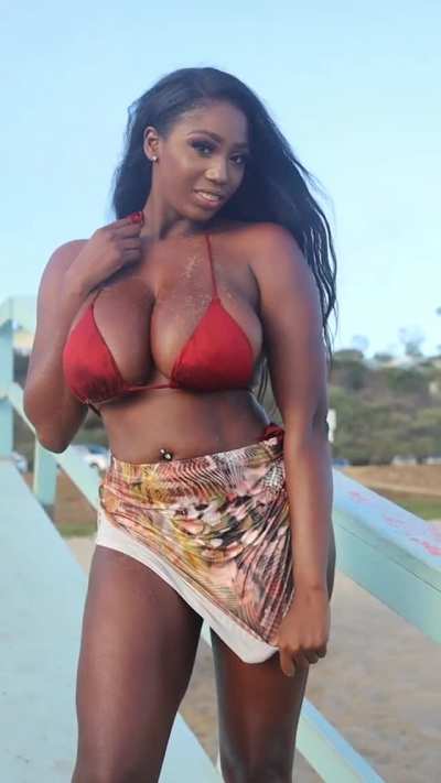 IG _ellietheempress_