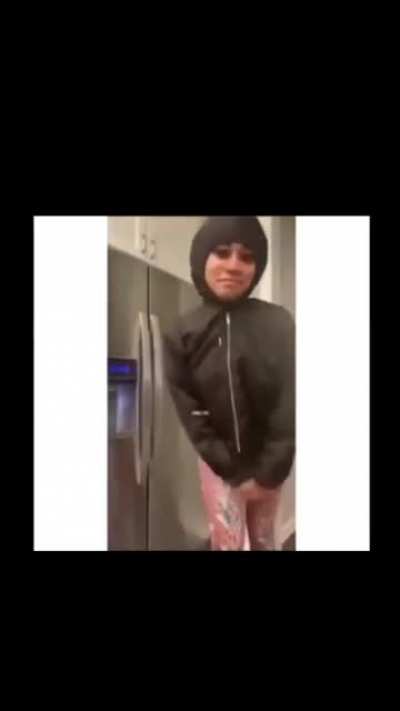 Her shit shouldn&rsquo;t be this fat 🥵