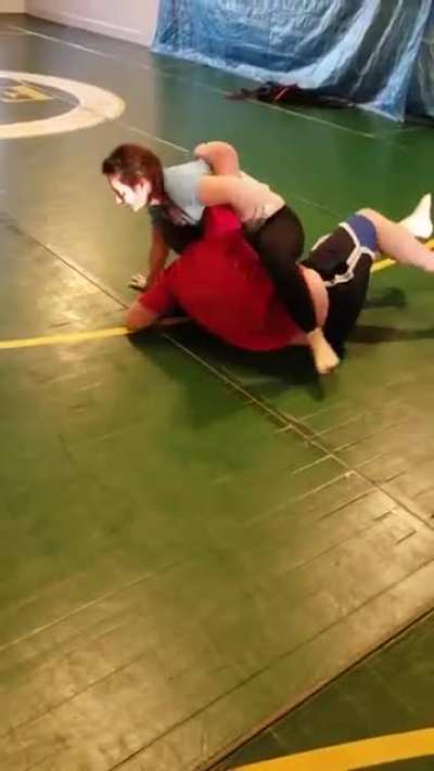 Girl vs Guy Jiujitsu Match