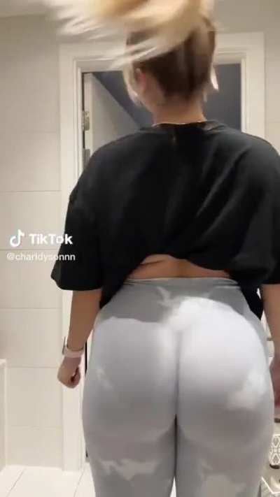 Gym Booty 🍑 @charldysonnn