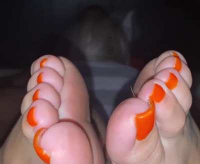 I’m sucking cock every night but need these toes sucked at the same time 🍆👅🦶🏻